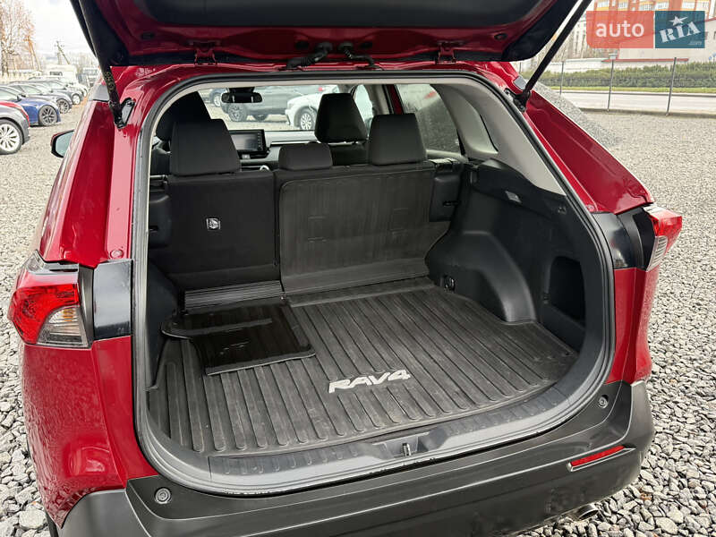 Внедорожник / Кроссовер Toyota RAV4 2021 в Хмельницком