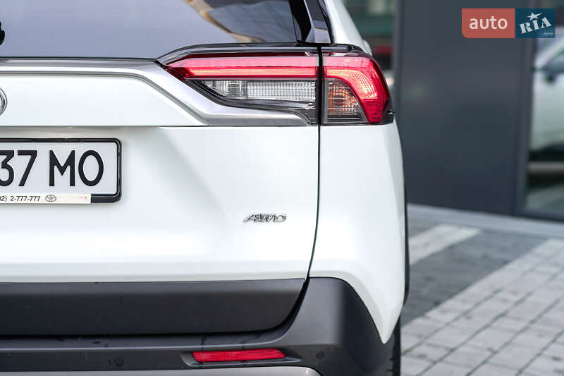 Внедорожник / Кроссовер Toyota RAV4 2021 в Львове