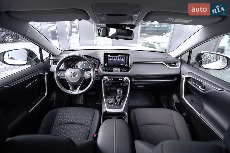 Внедорожник / Кроссовер Toyota RAV4 2021 в Львове
