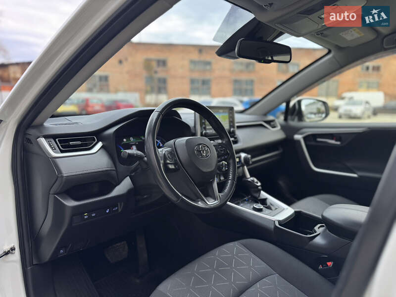 Позашляховик / Кросовер Toyota RAV4 2021 в Житомирі
