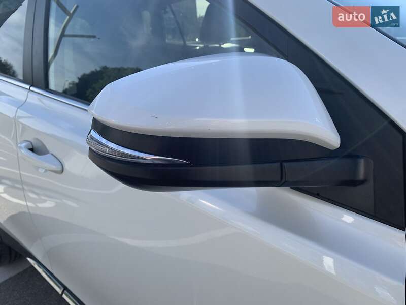 Внедорожник / Кроссовер Toyota RAV4 2013 в Киеве