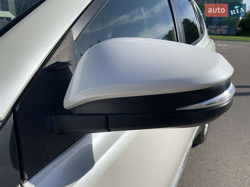 Внедорожник / Кроссовер Toyota RAV4 2013 в Киеве