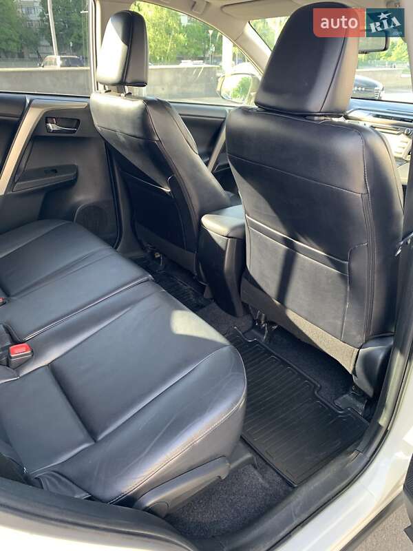 Внедорожник / Кроссовер Toyota RAV4 2013 в Киеве