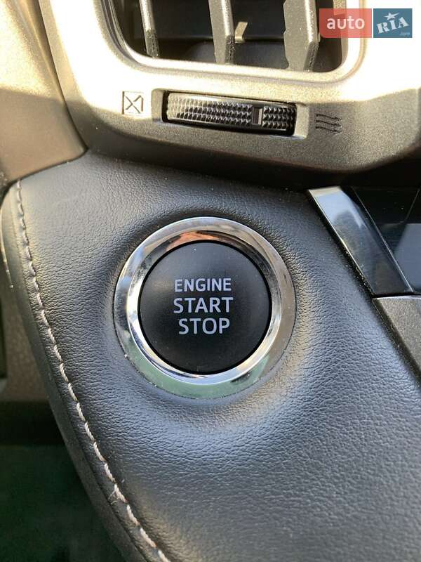 Внедорожник / Кроссовер Toyota RAV4 2013 в Киеве