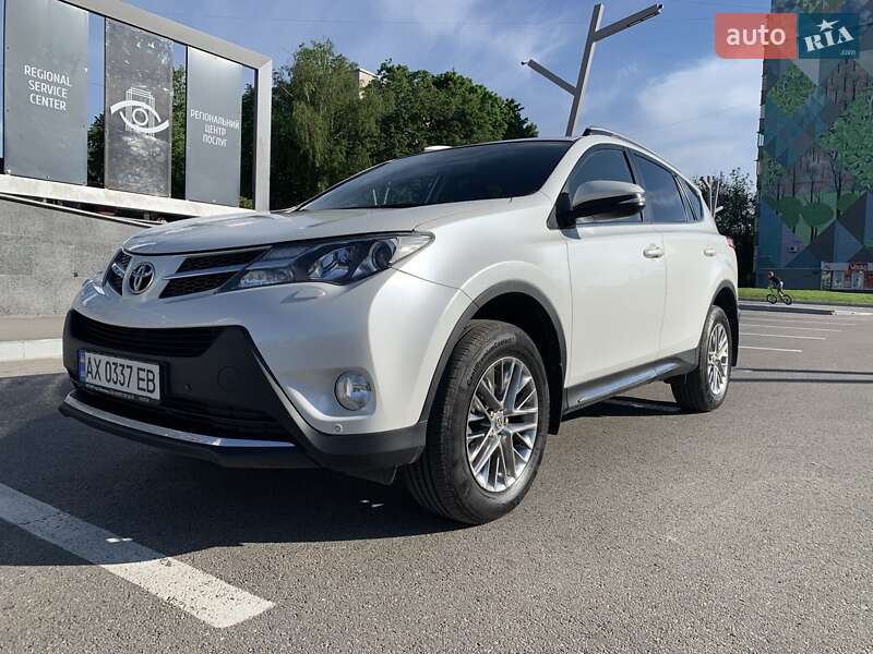 Внедорожник / Кроссовер Toyota RAV4 2013 в Киеве