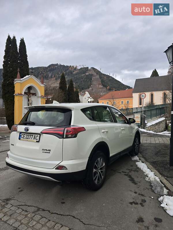 Внедорожник / Кроссовер Toyota RAV4 2018 в Черновцах