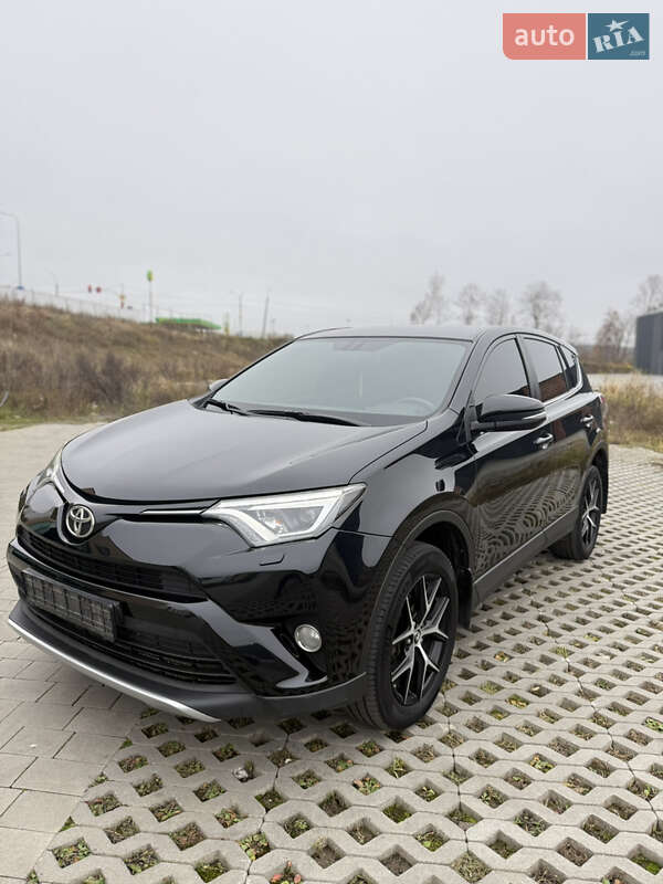 Позашляховик / Кросовер Toyota RAV4 2016 в Хмельницькому