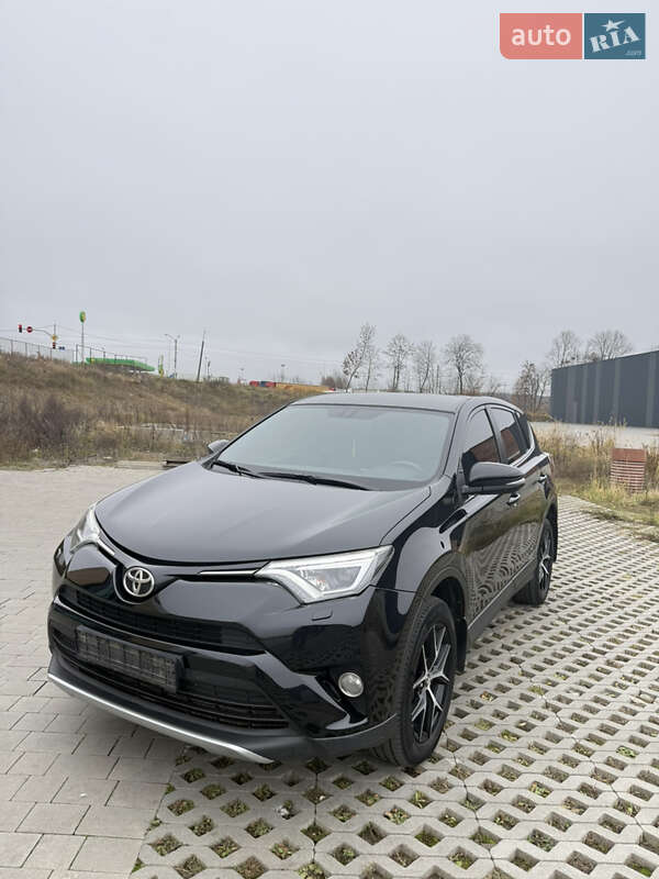 Позашляховик / Кросовер Toyota RAV4 2016 в Хмельницькому