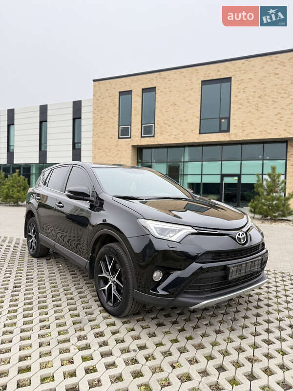 Позашляховик / Кросовер Toyota RAV4 2016 в Хмельницькому