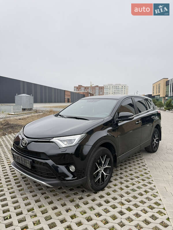 Позашляховик / Кросовер Toyota RAV4 2016 в Хмельницькому