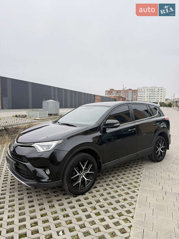 Позашляховик / Кросовер Toyota RAV4 2016 в Хмельницькому