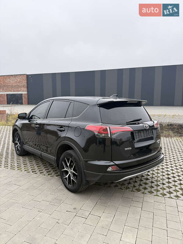 Позашляховик / Кросовер Toyota RAV4 2016 в Хмельницькому