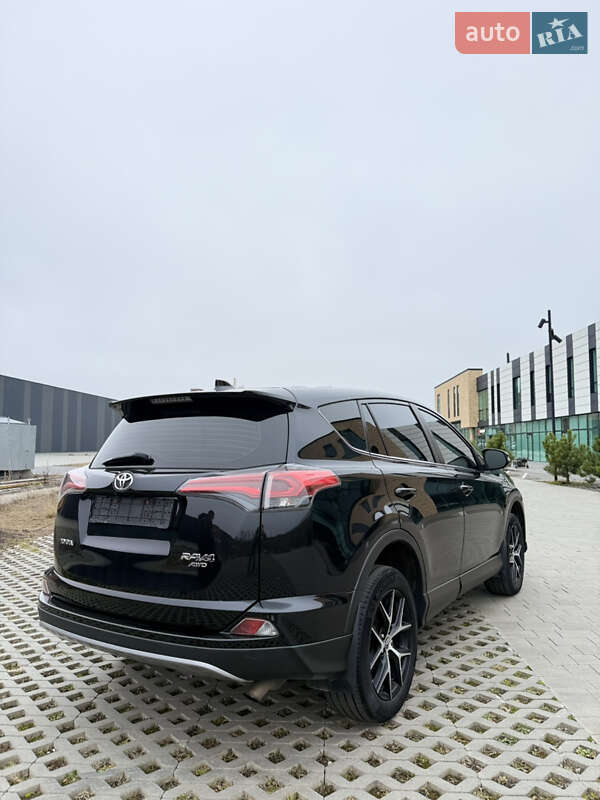 Позашляховик / Кросовер Toyota RAV4 2016 в Хмельницькому