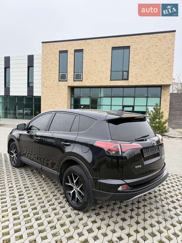 Позашляховик / Кросовер Toyota RAV4 2016 в Хмельницькому