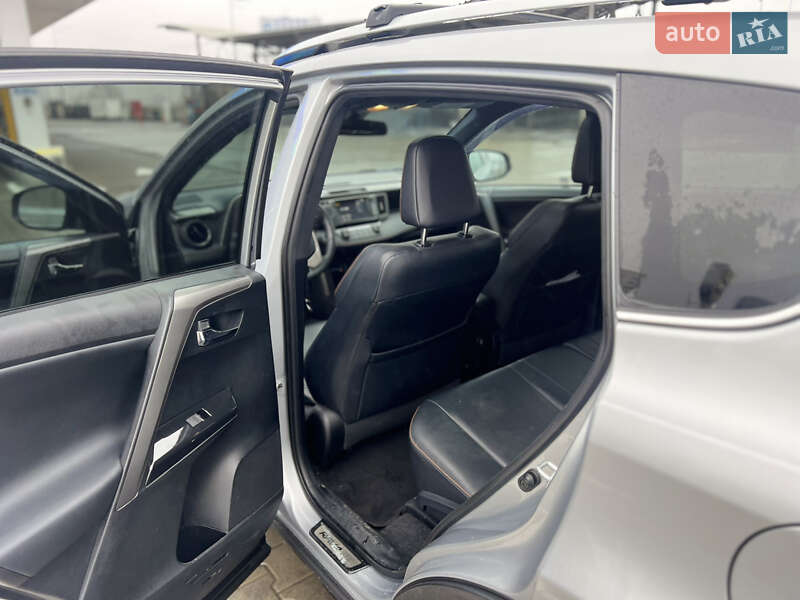 Позашляховик / Кросовер Toyota RAV4 2016 в Києві фото 7 Позашляховик / Кросовер Toyota RAV4 2016 в Києві