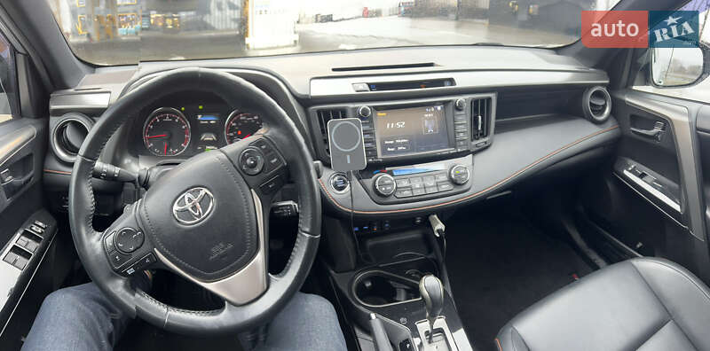 Позашляховик / Кросовер Toyota RAV4 2016 в Києві фото 16 Позашляховик / Кросовер Toyota RAV4 2016 в Києві
