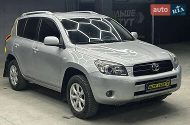 Позашляховик / Кросовер Toyota RAV4 2007 в Чернівцях