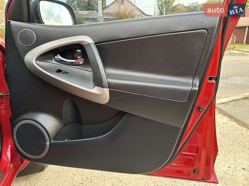 Позашляховик / Кросовер Toyota RAV4 2008 в Одесі