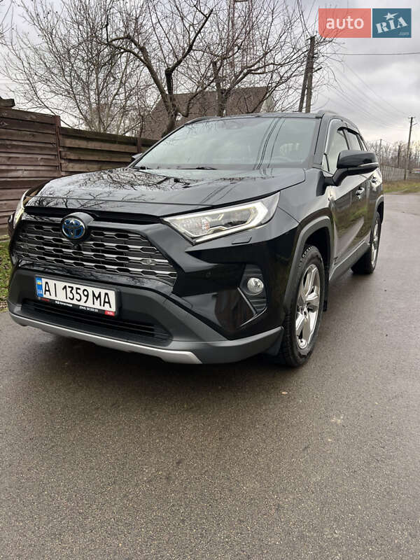 Внедорожник / Кроссовер Toyota RAV4 2020 в Буче