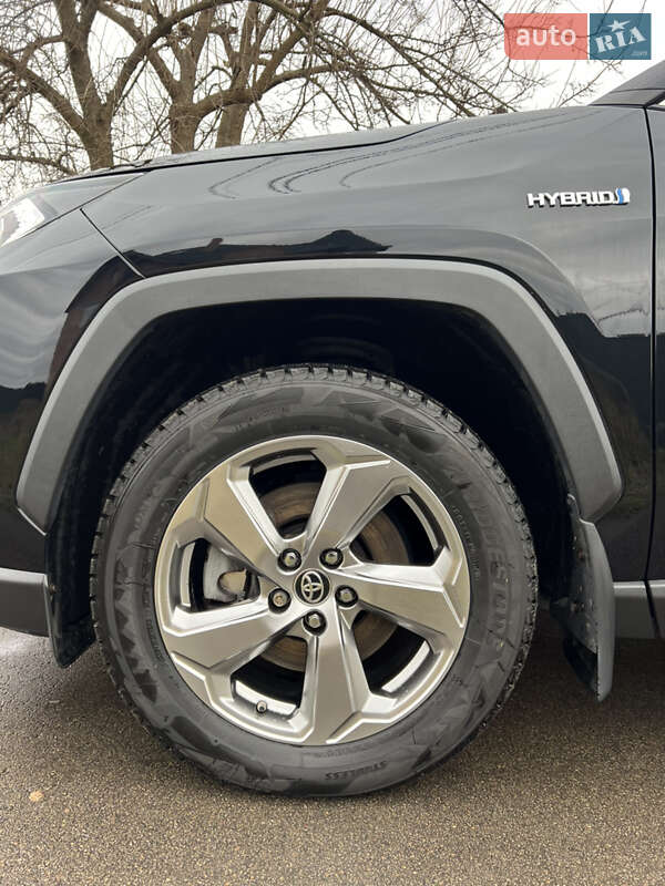 Внедорожник / Кроссовер Toyota RAV4 2020 в Буче