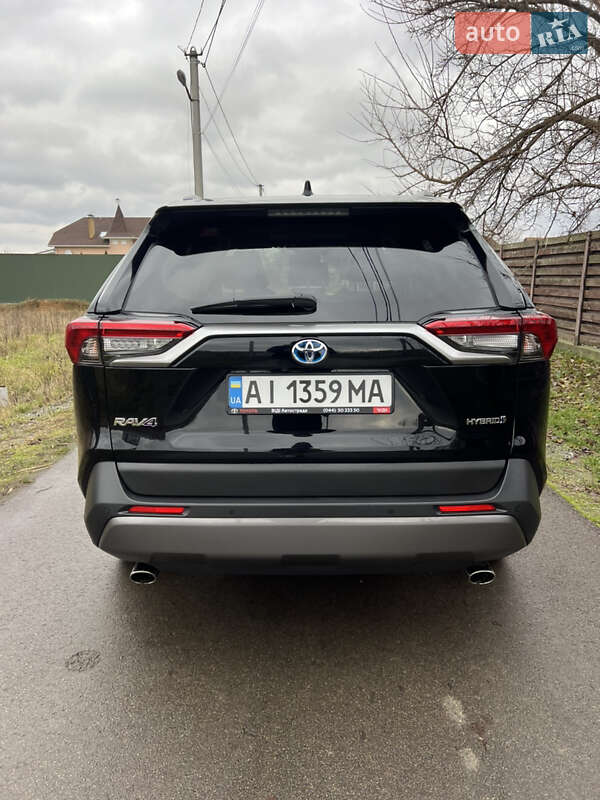 Внедорожник / Кроссовер Toyota RAV4 2020 в Буче
