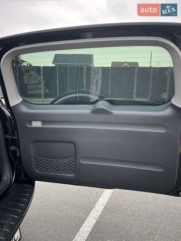 Внедорожник / Кроссовер Toyota RAV4 2012 в Ирпене