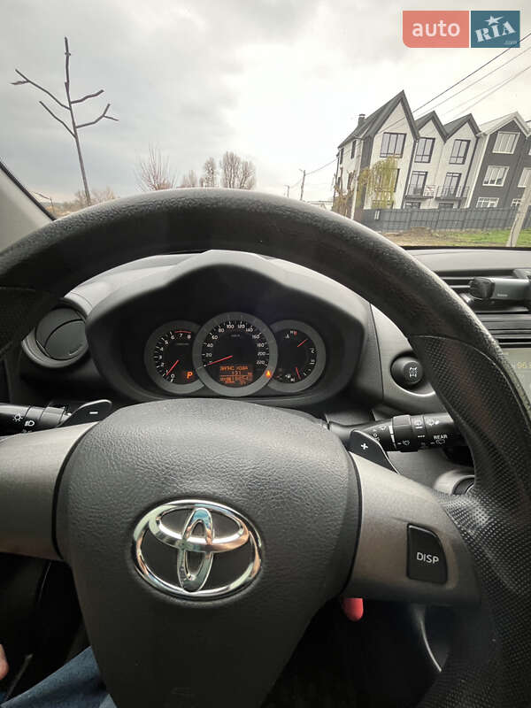Внедорожник / Кроссовер Toyota RAV4 2012 в Ирпене