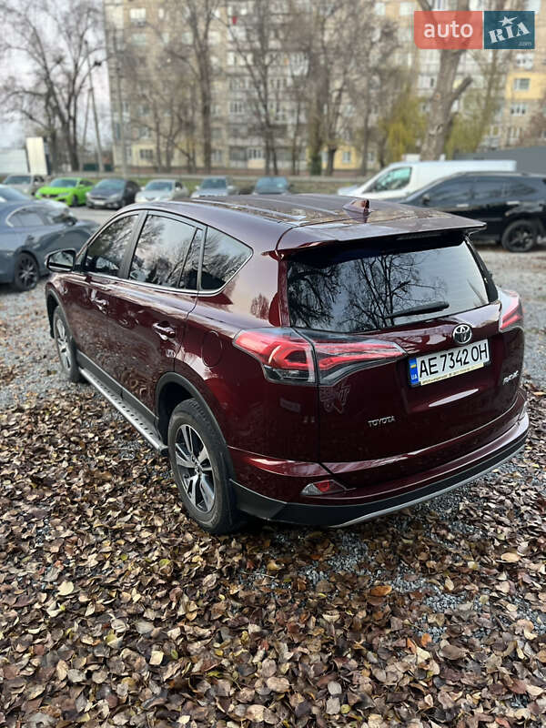 Внедорожник / Кроссовер Toyota RAV4 2017 в Новомосковске
