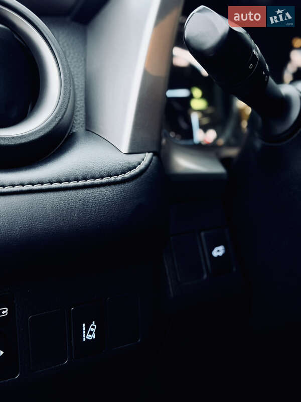 Внедорожник / Кроссовер Toyota RAV4 2016 в Одессе