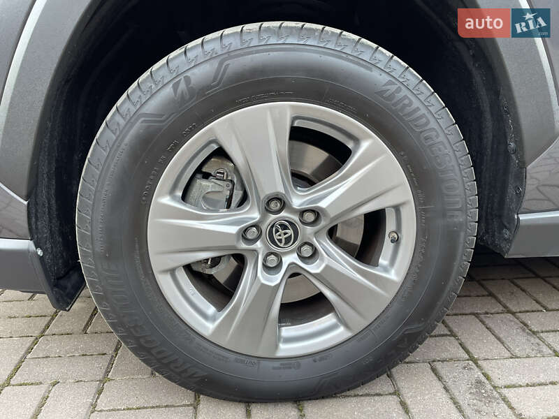 Внедорожник / Кроссовер Toyota RAV4 2022 в Черновцах