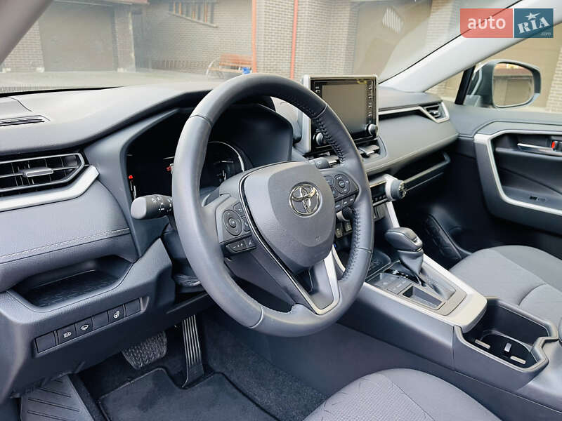 Внедорожник / Кроссовер Toyota RAV4 2022 в Черновцах