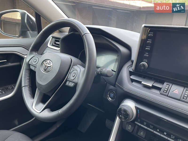 Внедорожник / Кроссовер Toyota RAV4 2022 в Черновцах