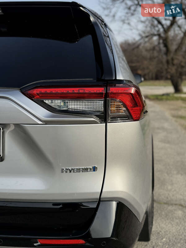 Внедорожник / Кроссовер Toyota RAV4 2019 в Днепре