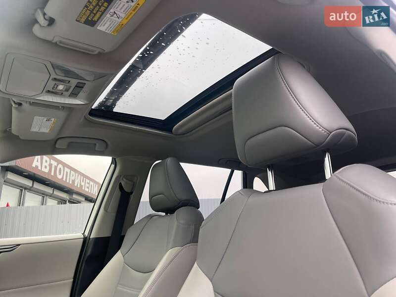 Внедорожник / Кроссовер Toyota RAV4 2022 в Киеве