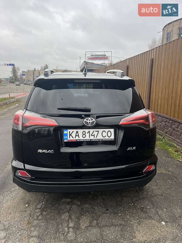 Внедорожник / Кроссовер Toyota RAV4 2016 в Киеве