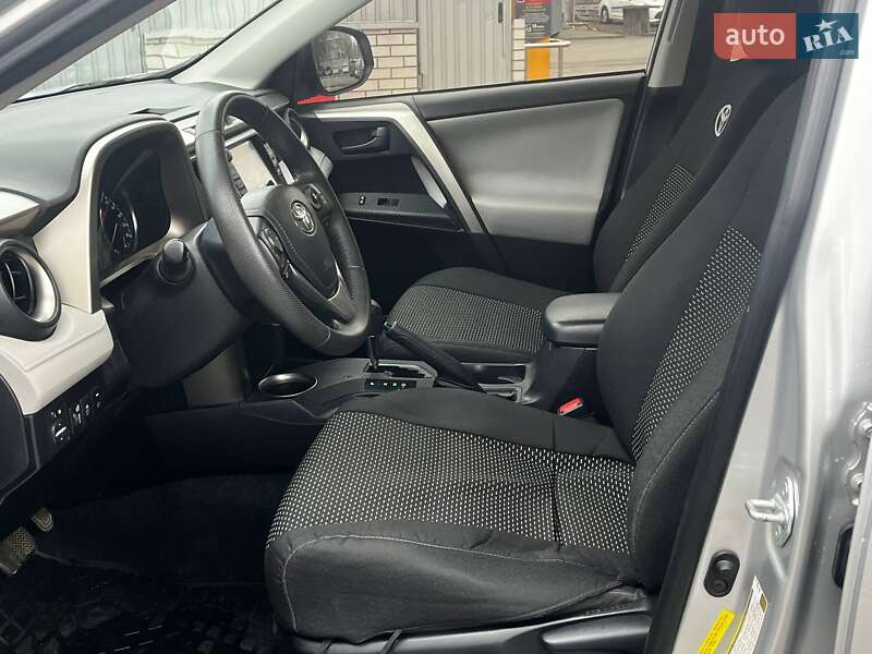 Внедорожник / Кроссовер Toyota RAV4 2015 в Днепре