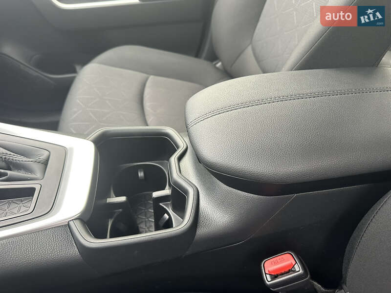 Позашляховик / Кросовер Toyota RAV4 2023 в Києві фото 67 Позашляховик / Кросовер Toyota RAV4 2023 в Києві