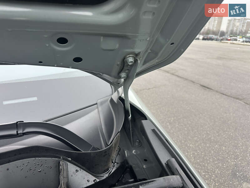 Позашляховик / Кросовер Toyota RAV4 2023 в Києві фото 84 Позашляховик / Кросовер Toyota RAV4 2023 в Києві