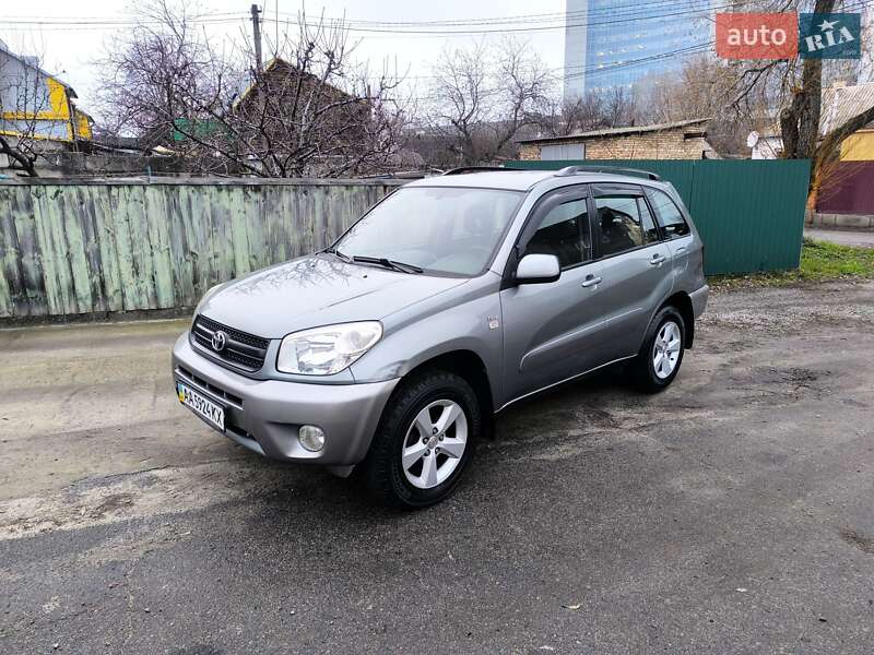 Позашляховик / Кросовер Toyota RAV4 2003 в Києві
