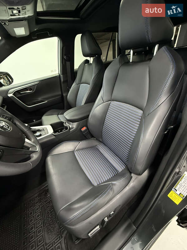 Позашляховик / Кросовер Toyota RAV4 2023 в Одесі
