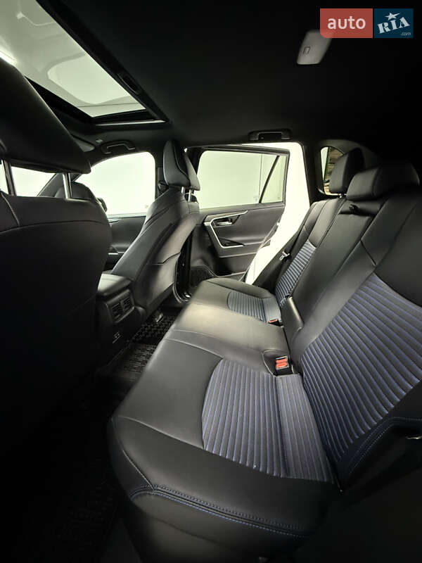 Позашляховик / Кросовер Toyota RAV4 2023 в Одесі