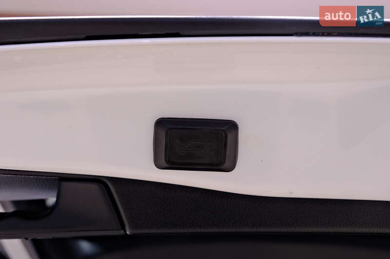 Позашляховик / Кросовер Toyota RAV4 2019 в Одесі