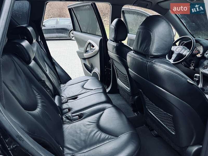 Внедорожник / Кроссовер Toyota RAV4 2008 в Тернополе