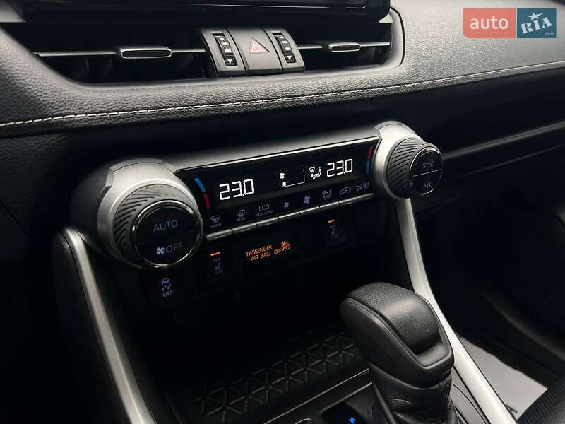 Внедорожник / Кроссовер Toyota RAV4 2021 в Ивано-Франковске