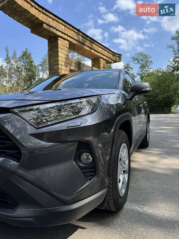 Позашляховик / Кросовер Toyota RAV4 2020 в Києві