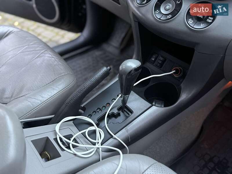 Позашляховик / Кросовер Toyota RAV4 2008 в Львові