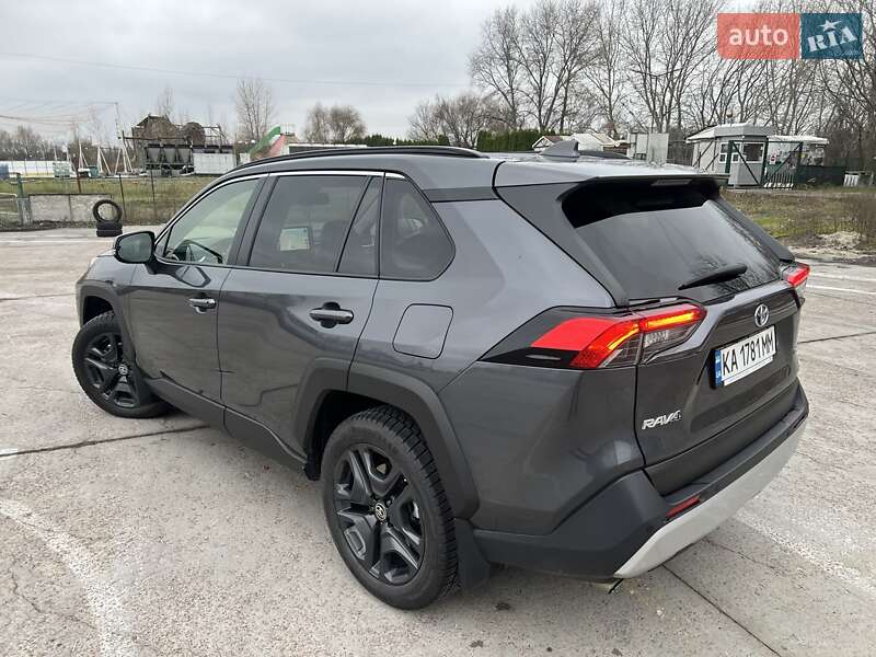 Позашляховик / Кросовер Toyota RAV4 2023 в Києві