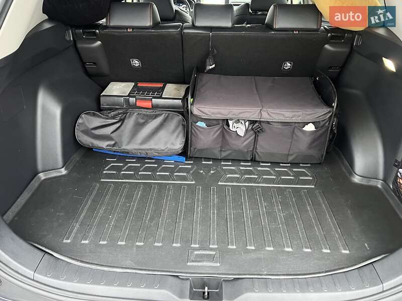 Позашляховик / Кросовер Toyota RAV4 2023 в Києві