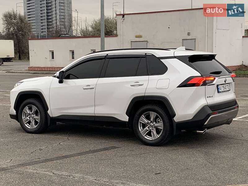 Позашляховик / Кросовер Toyota RAV4 2023 в Києві