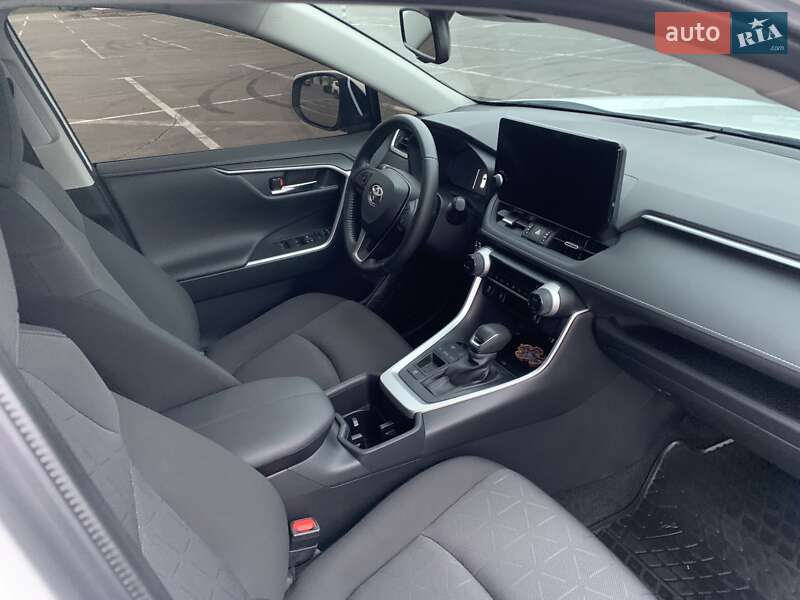 Позашляховик / Кросовер Toyota RAV4 2023 в Києві